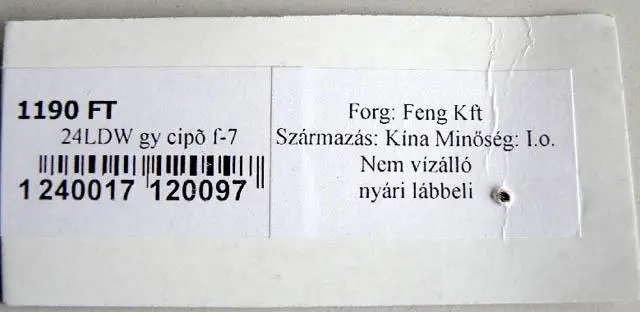 Foto aus der offiziellen Meldung: TORNA Mädchenschuhe — Risiko: Ersticken