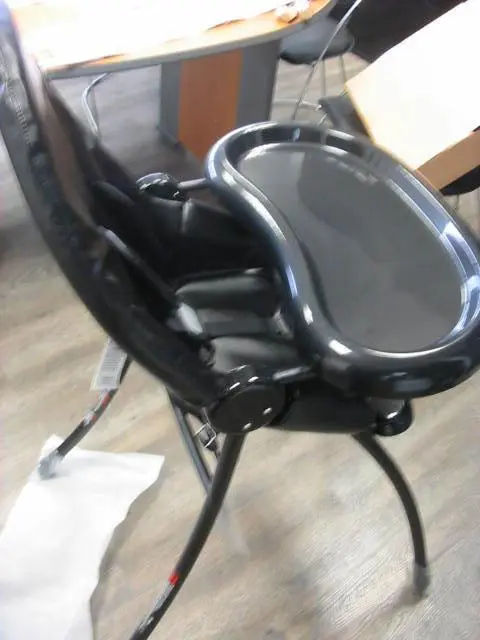 Photo de l’avis officiel: BLOOM Nano Chaise haute — risque: Étouffement