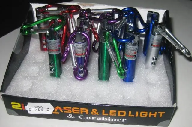 Foto aus der offiziellen Meldung: 2in1 Laser &amp; LED Light Laserpointer — Risiko: Sehschaden (A12/0771/14)