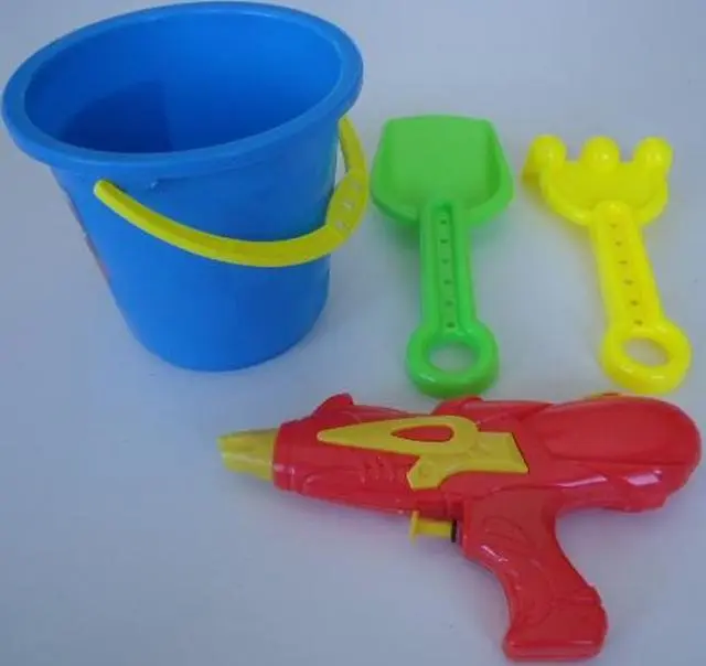 Photo de l’avis officiel: Fondo Sub - Merconser Toys Beach Toys Ensemble de jouets de plage — risque: Étouffement