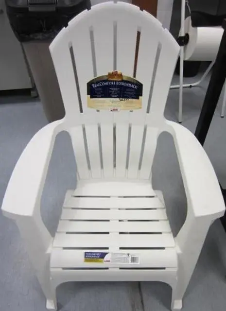 Photo de l’avis officiel: ADAMS Real Comfort Adirondack Chaise de patio — risque: Blessures