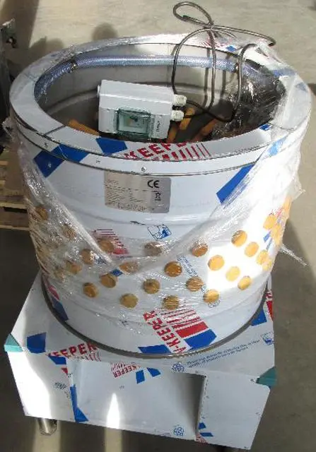 Photo from the official notice: Fringo Geflügelrupfmaschine RF-169 / Plucking Fingers RF-169 poultry plucking machine — electric shock & injuries risk
