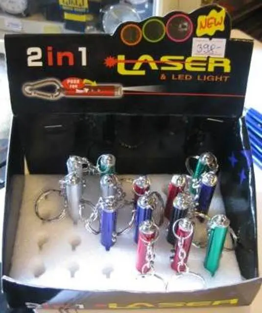 Foto aus der offiziellen Meldung: 2in1 Laser &amp; LED Light Laserpointer — Risiko: Sehschaden (A12/0897/14)