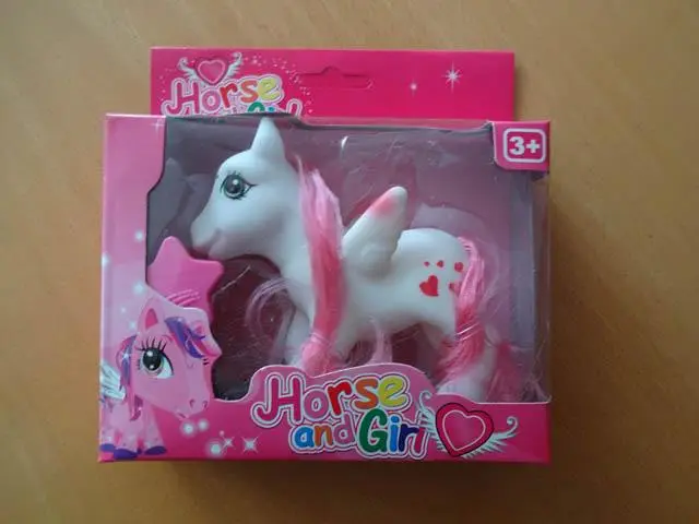 Foto uit de officiële melding: Horse and Girl Plastic speelgoed set — risico: Chemische risico's