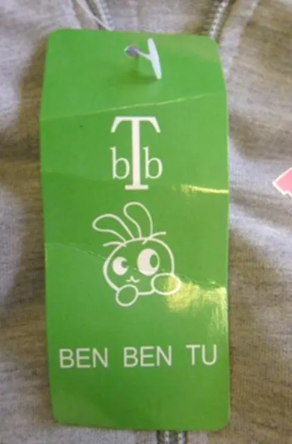 Foto uit de officiële melding: Ben Ben Tu Kinderkleding — risico: Verwonding & Verwurging