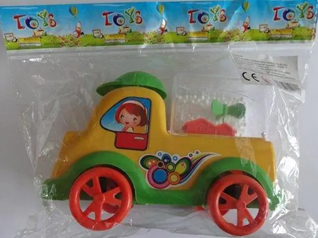 Foto aus der offiziellen Meldung: Toys Plastikspielzeugauto — Risiko: Ersticken