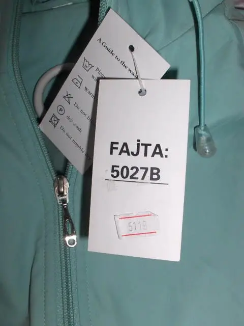 Photo from the official notice: Qifeng children's jacket — injuries & strangulation risk (A12/1026/14)