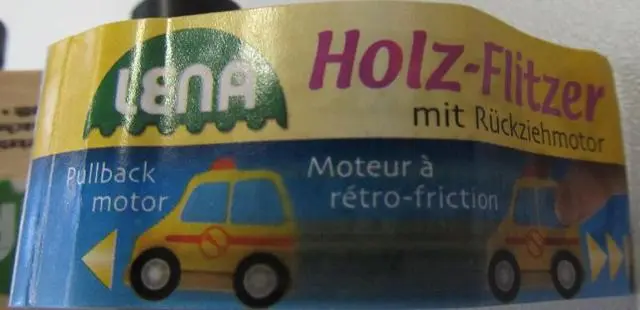 Foto aus der offiziellen Meldung: Lena Holz-Flitzer Holzspielzeugauto — Risiko: Ersticken