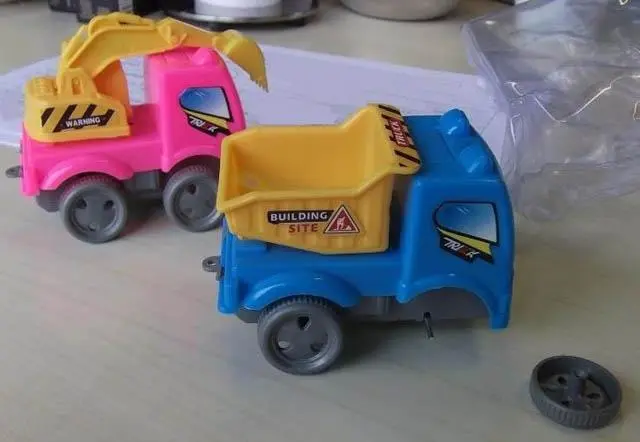 Photo de l’avis officiel: Novel Most new catena Camion de jouets — risque: Étouffement