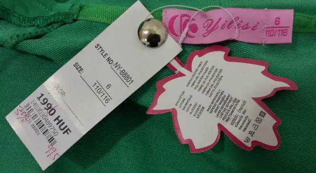 Foto aus der offiziellen Meldung: Yilisi Kinderpullover — Risiko: Strangulierung