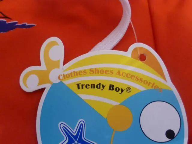 Photo de l’avis officiel: Trendy Boy La natation courte des garçons — risque: Blessures