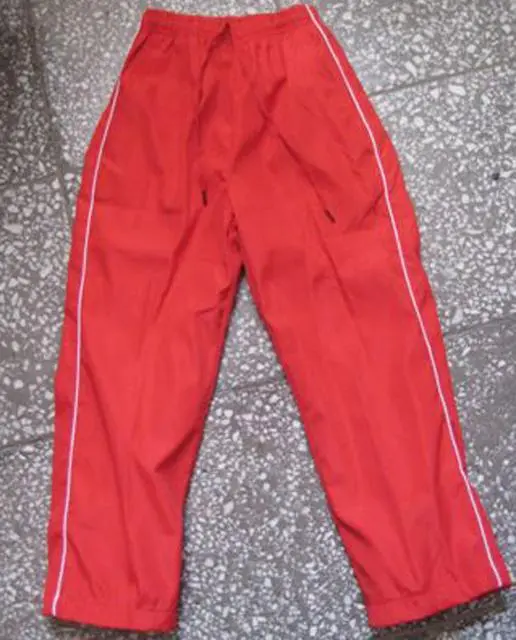 Foto uit de officiële melding: Fjhu Kinderkleding set — risico: Verwonding & Verwurging