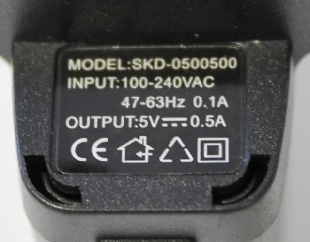 Foto do aviso oficial: TEcS AC/DC Adapter Adaptador — risco: Choque elétrico