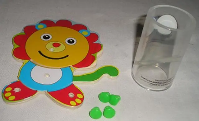 Foto aus der offiziellen Meldung: Lion Holzpuzzle — Risiko: Ersticken