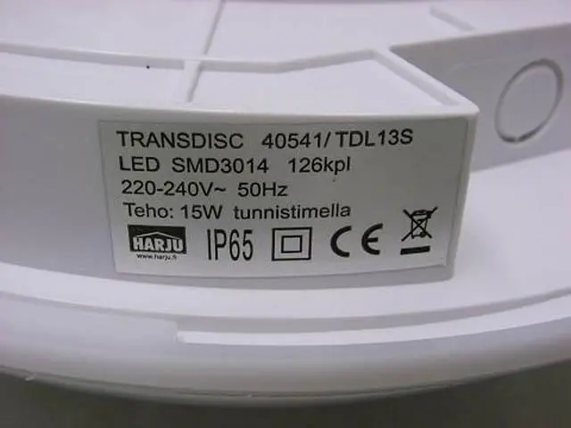 Foto aus der offiziellen Meldung: Electrogear/Harju Transdisc LED SMD3014  Tnnistimella Deckenleuchte — Risiko: Elektrischer Schlag
