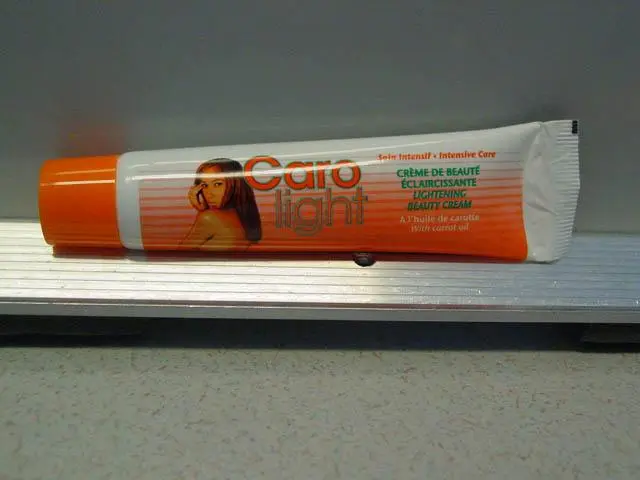 Photo de l’avis officiel: Caro Light Lightening Beauty Cream Produit d’éclaircissement de la peau — risque: Risque chimique (A12/1391/14)