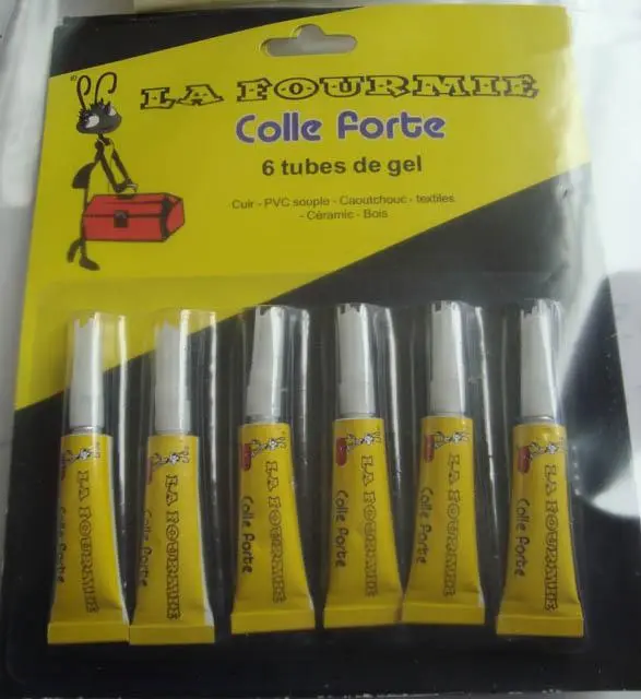 Photo de l’avis officiel: La Fourmie Colle Forte — risque: Risque chimique