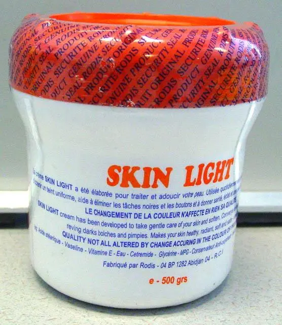 Photo de l’avis officiel: Skin Light Skin Light with carrot extract and vitamin E Produit d’éclaircissement de la peau — risque: Risque chimique