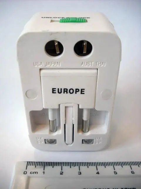Foto do aviso oficial: International Adaptor All-In-One Adaptador de plugue de viagem — risco: Choque elétrico