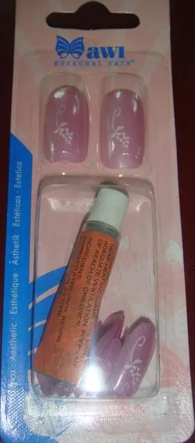 Foto dell’avviso ufficiale: AWI PERSONAL CARE Color Nails Chiodi falsi — rischio: Rischio chimico
