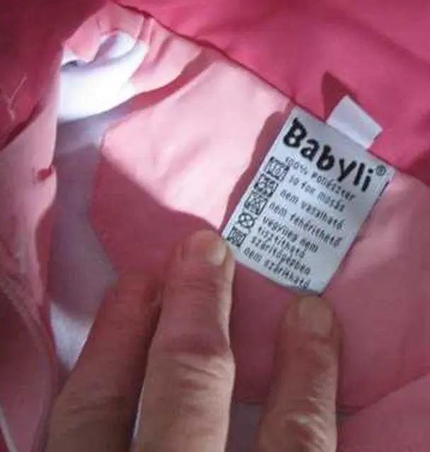 Foto aus der offiziellen Meldung: Babyli Kinderjacken — Risiko: Strangulierung