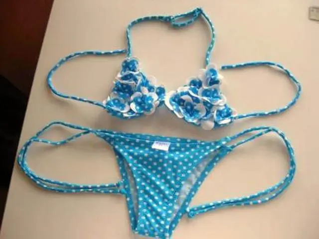 Photo de l’avis officiel: Power Flower Bikini des filles — risque: Blessures