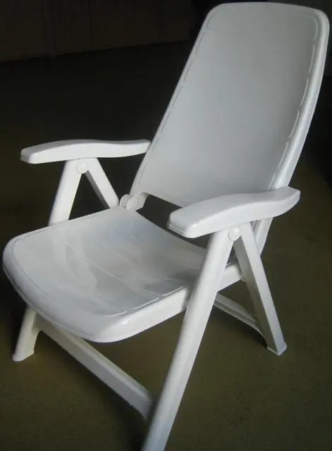 Photo de l’avis officiel: Flair Hámor Chaise en plastique pliable — risque: Blessures