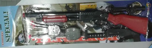 Foto aus der offiziellen Meldung: Cigioki Forze Speciali (Special Forces) Spielzeuggewehr mit Zubehör — Risiko: Chemikalie