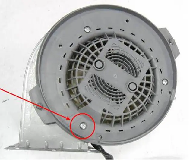 Foto do aviso oficial: Vent Axia Milano, Rimini and Roma Capa de fogão — risco: Choque elétrico