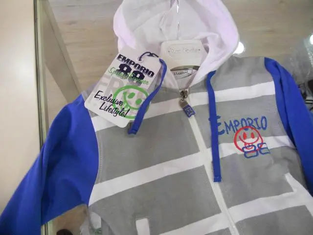 Foto del aviso oficial: EMPORIO 88 Emporio junior Conjunto de ropa para niños — riesgo: Estrangulamiento