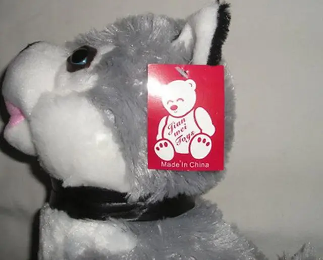 Foto aus der offiziellen Meldung: Jian wei Toys Plüschhund — Risiko: Ersticken