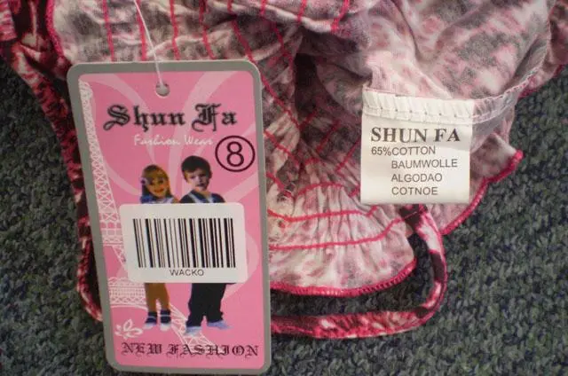 Foto aus der offiziellen Meldung: Shun Fa New fashion Mädchen-Outfit — Risiko: Strangulierung