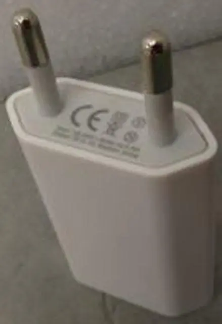 Photo de l’avis officiel: Estuff Charger for iphone / ipod Chargeur de téléphone portable — risque: Choc électrique
