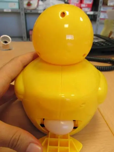 Foto do aviso oficial: CB - Color Baby Funny Duck Lay Eggs Pato-de-brinquedo — risco: Engasgamento