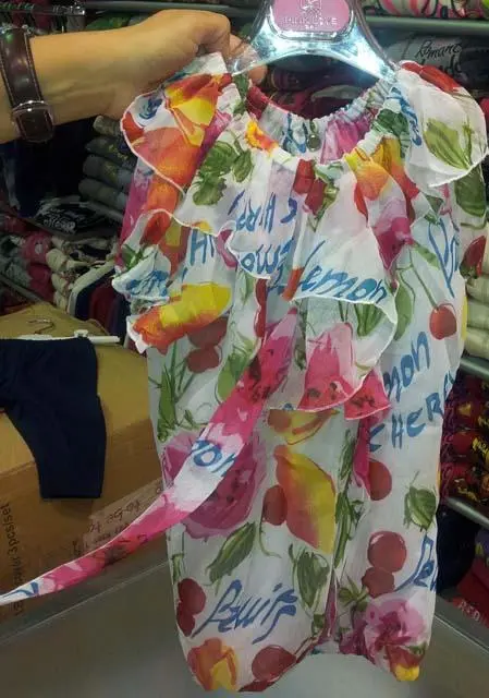 Foto dell’avviso ufficiale: Miss Azur Camicetta per ragazze — rischio: Strangolamento