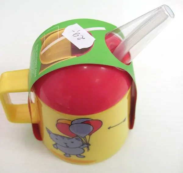 Foto aus der offiziellen Meldung: Tumtum Tiny Beaker Kinderbecher mit Strohhalm — Risiko: Ersticken