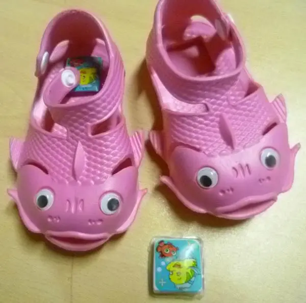 Foto aus der offiziellen Meldung: HXY Kindersandalen — Risiko: Ersticken