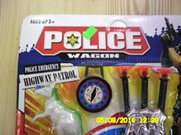 Photo de l’avis officiel: POLICE wagon Ensemble de la police de jouets — risque: Risque chimique