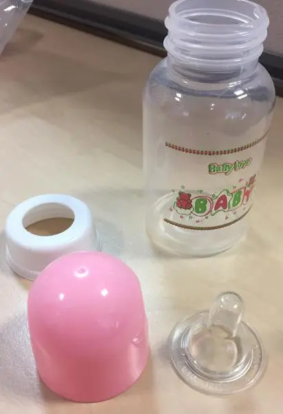Foto do aviso oficial: OtardDolls Lifelike Baby Doll / Reborn Doll Boneca com acessórios — risco: Químico & Sufocamento