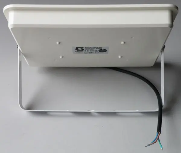 Foto do aviso oficial: Global IP65 LED FLOOD LIGHT REFLECTOR Projetor LED — risco: Choque elétrico (A12/1752/18)