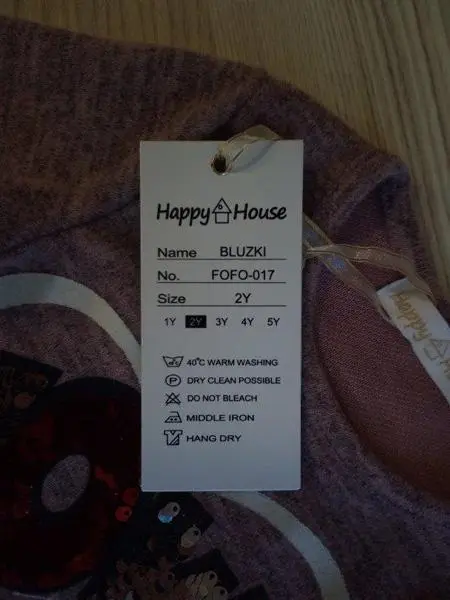 Foto aus der offiziellen Meldung: Happy House Bluzki Mädchen-Pullover — Risiko: Ersticken