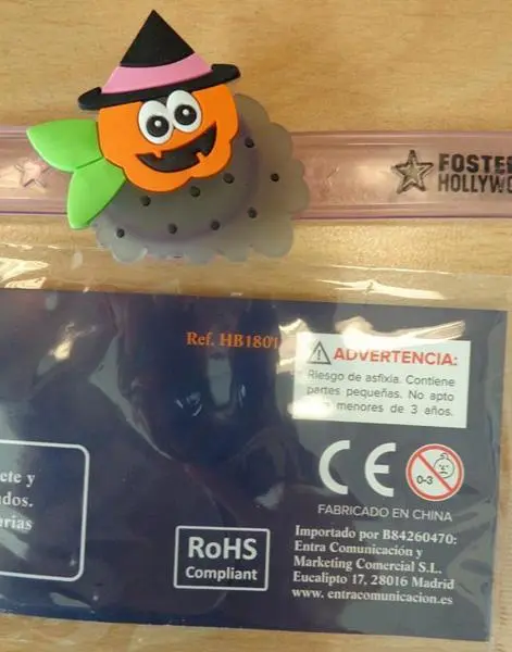 Foto do aviso oficial: Foster's Hollywood Pulseira piscando — risco: Engasgamento