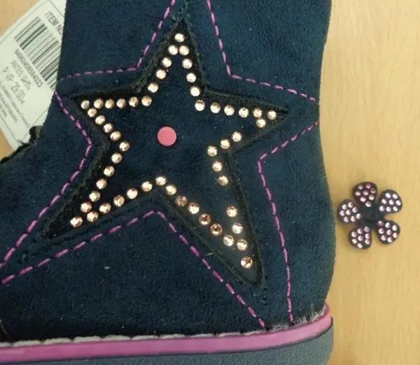 Photo de l’avis officiel: Fisher Pirce Bottes de filles — risque: Étouffement