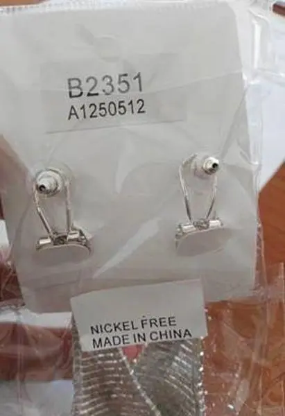 Photo de l’avis officiel: Fashion Jewelry Boucles d’oreilles — risque: Risque chimique (A12/1847/18)