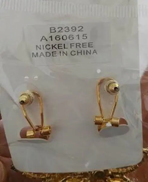 Photo de l’avis officiel: Fashion Jewelry Boucles d’oreilles — risque: Risque chimique (A12/1846/18)