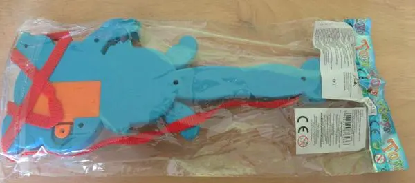 Foto dell’avviso ufficiale: Toys - Giatara Chitarra giocattolo in plastica — rischio: Rischio chimico & Strangolamento