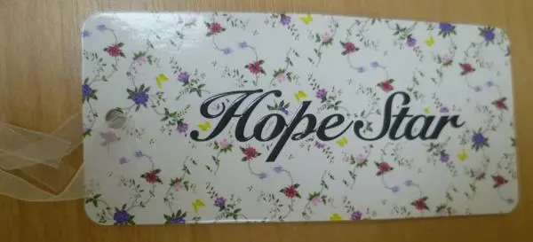 Foto aus der offiziellen Meldung: Hope Star Kinder T-Shirt — Risiko: Ersticken