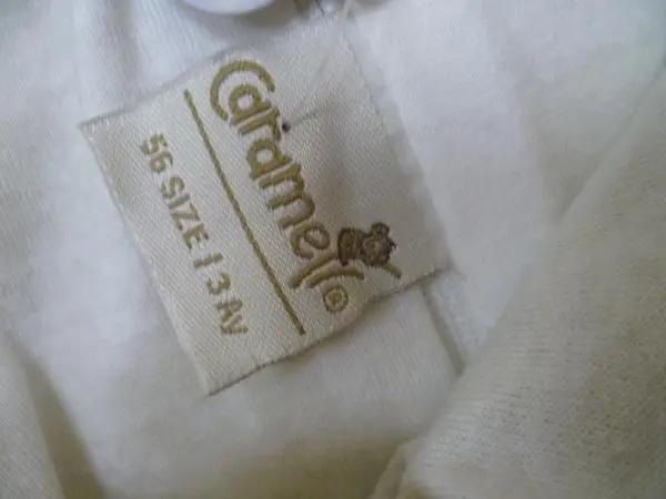 Foto aus der offiziellen Meldung: Caramell Kinderkleider — Risiko: Ersticken
