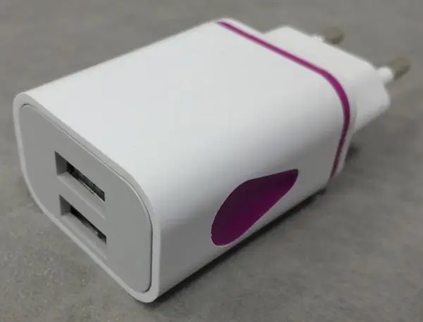 Photo de l’avis officiel: USB-Charger — risque: Choc électrique (A12/0155/19)