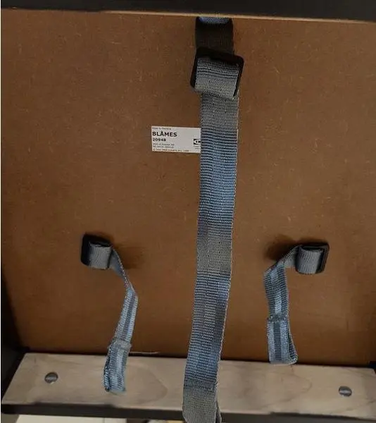 Photo de l’avis officiel: Ikea BLÅMES Chaise haute — risque: Blessures